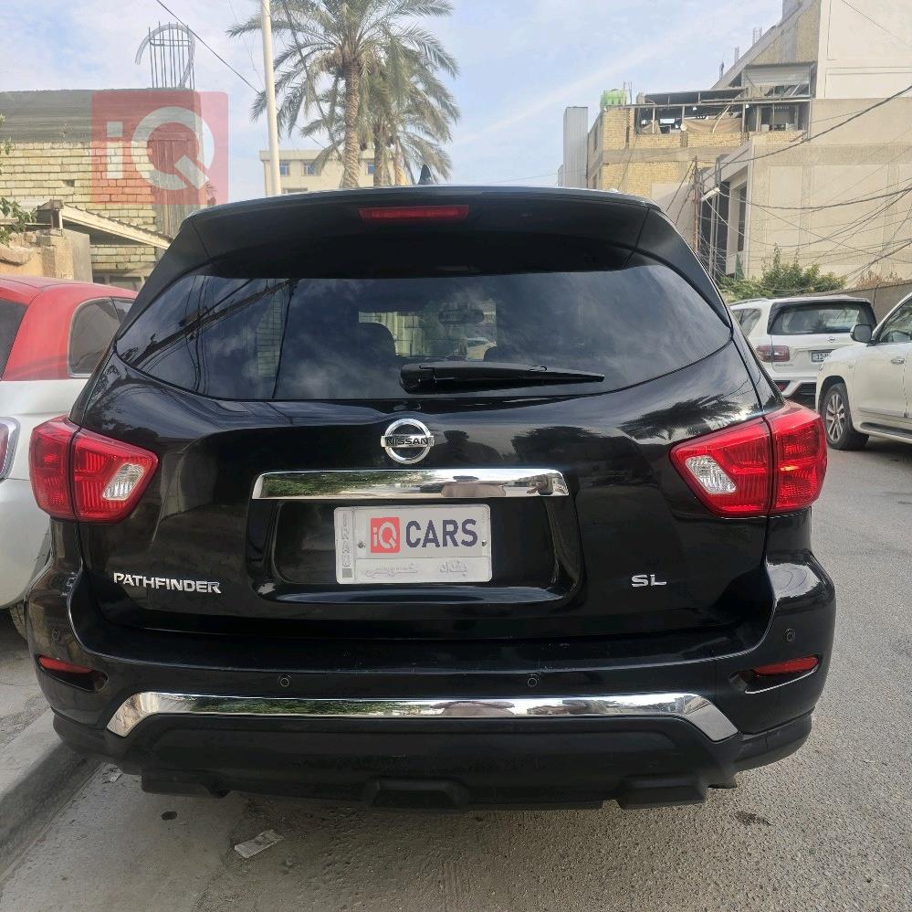 نیسان پاسفایندەر